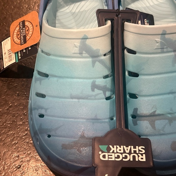 NEW Men's Size 9 Rugged Shark Discovery Shark Week Clog Sandal Casual Footwear - Picture 2 of 9